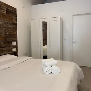 Appartamento Hermoso Piso A 3 Min De La Estacion De Bus Y Tren Ave, Málaga